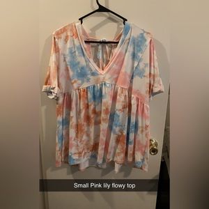 Small pink Lily tie dye flowy shirt